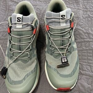 💚 Salomon Ultra Glide 2 Women’s Running Shoes – Light Green